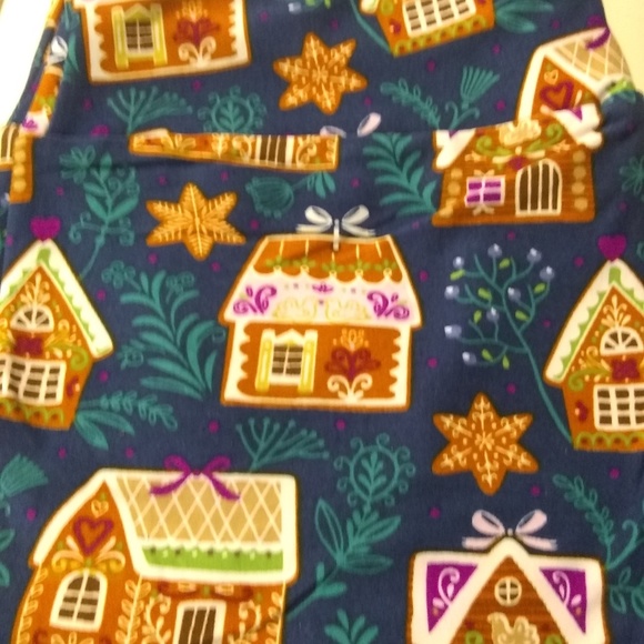 Pants - 🌼 3 for $25 🌼 Gingerbread House leggings